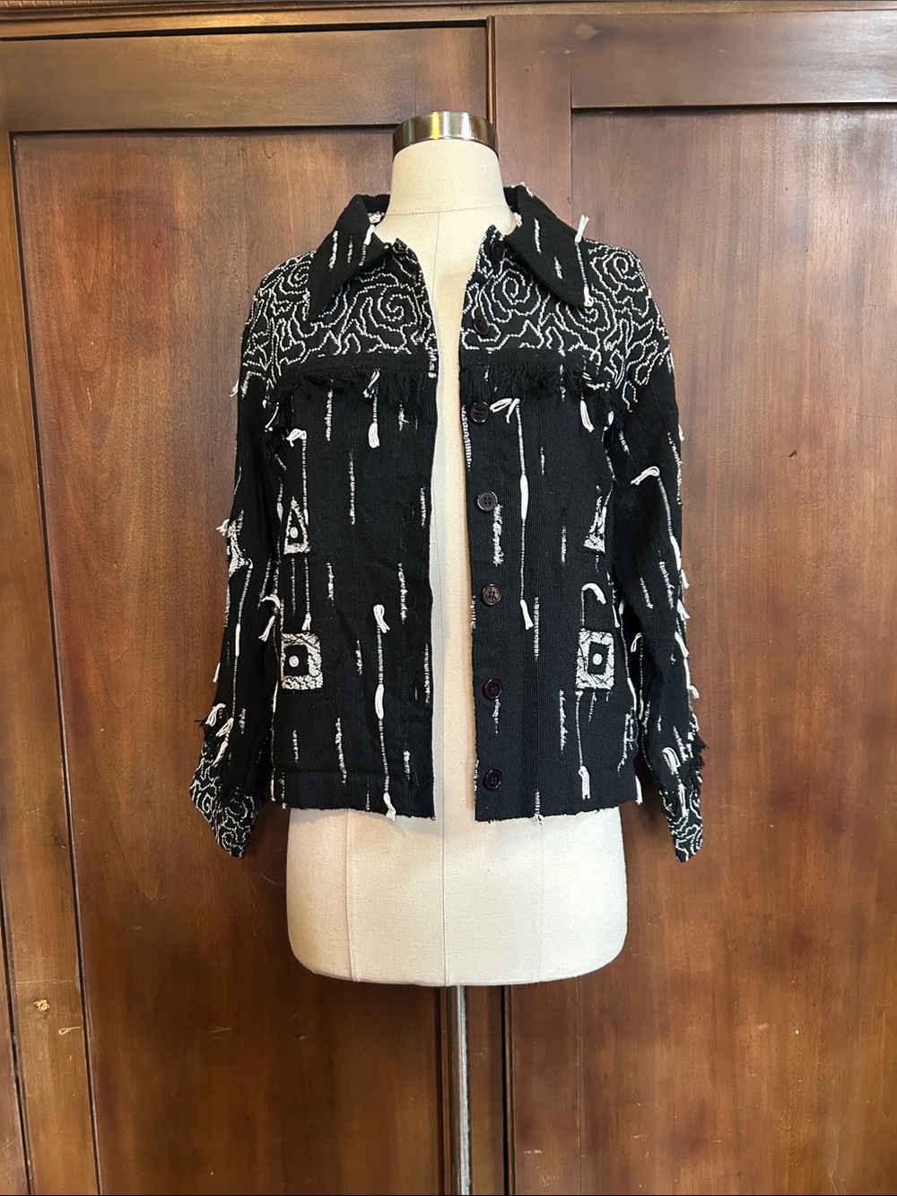 Black & White Textured Fringed Woven Button-Up Jacket S